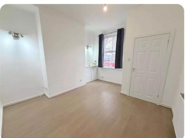 House for rent in Guide Bridge, Greenheys