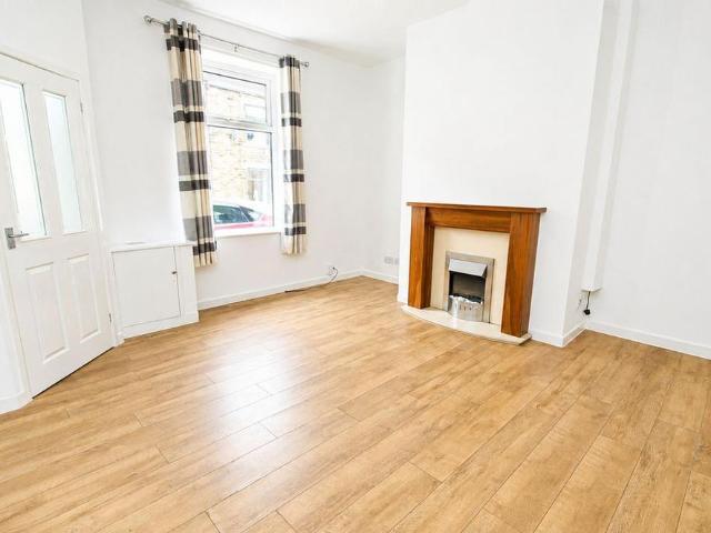 House for rent in Smallbridge, Burnedge