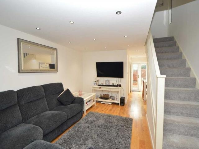 House for rent in Row Town, Surrey