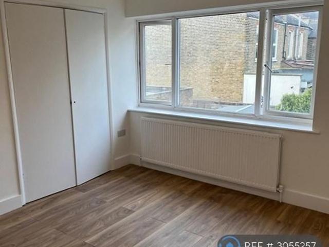 House for rent in London Borough of Newham, Greater London