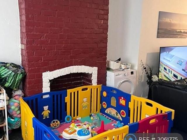 House for rent in Charlestown, Salford