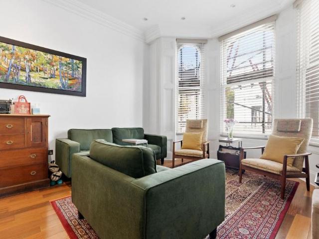 House for rent in Royal Borough of Kensington and Chelsea, Greater London