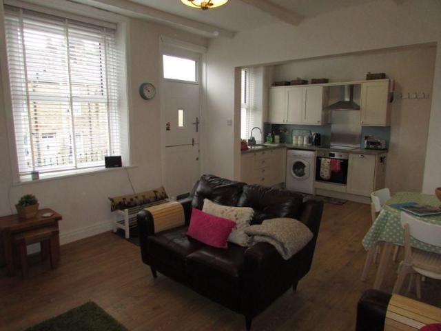 House for rent in Lydgate, Burnedge