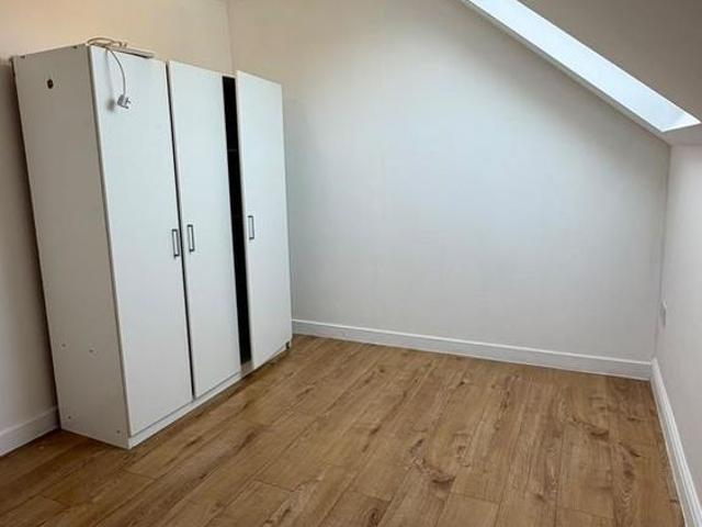Apartment for rent in Seven Kings, Greater London