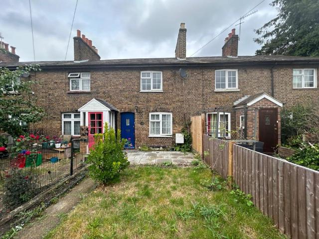 House for rent in Hendon Central, Greater London
