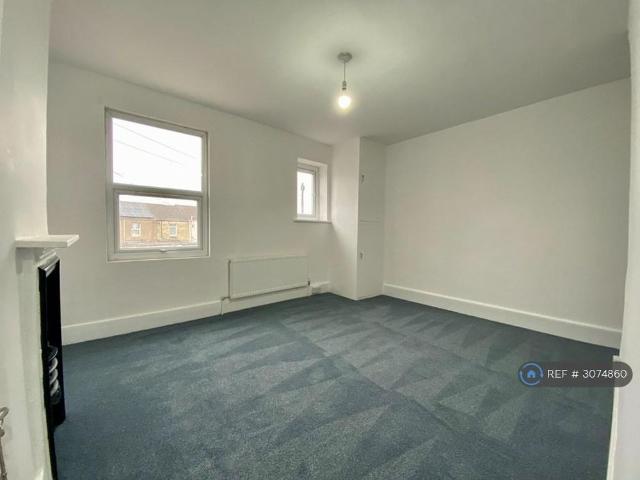 House for rent in Walcot West, Swindon