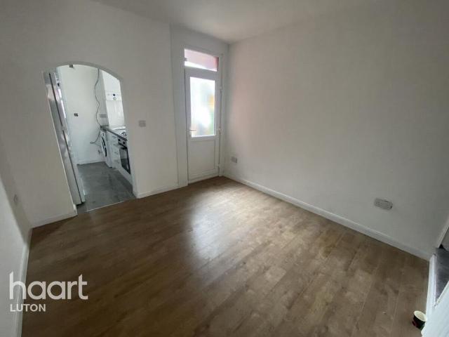 House for rent in Spring Park, Luton