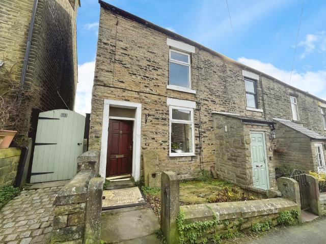 House for rent in Little Padfield, Charlesworth