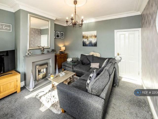 House for rent in Brookfoot, Rastrick