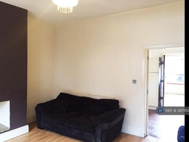 House for rent in Stock Brook, Oldham