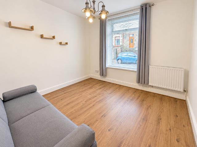 House for rent in Ystrad