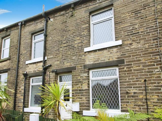 House for rent in Chiserley, West Yorkshire