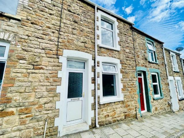 House for rent in Cwm, Waun-lwyd