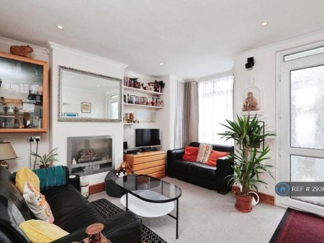 House for rent in Holywell Estate, North Watford