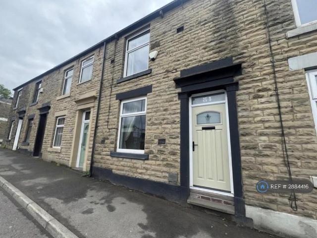 House for rent in Haugh, Burnedge