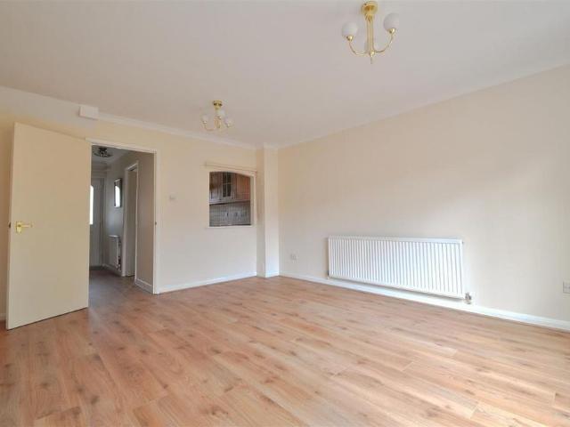 House for rent in Heatherside, Surrey Heath