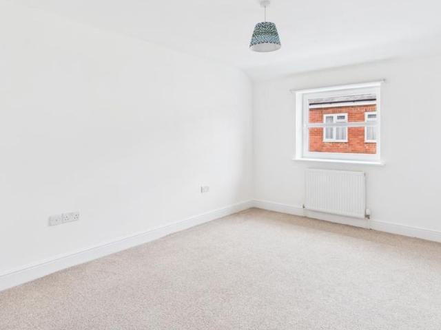 House for rent in Ewens Farm, Golden Valley