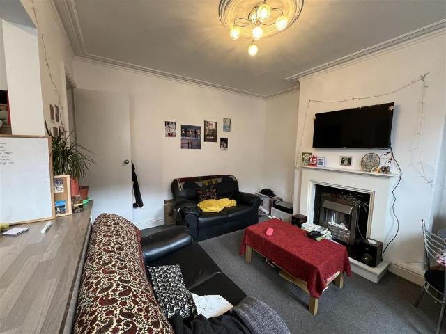 House for rent in Hyde Park, Leeds