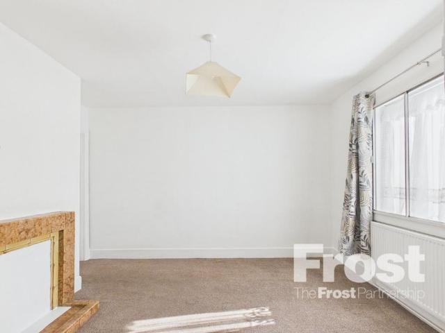 House for rent in Beavers, Greater London