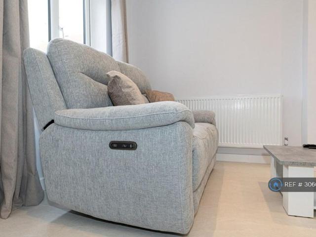 House for rent in South Beckton, Greater London