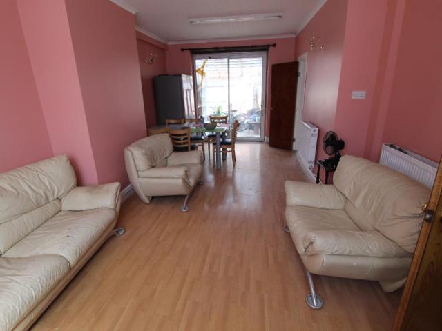 House for rent in Gould's Green, Greater London