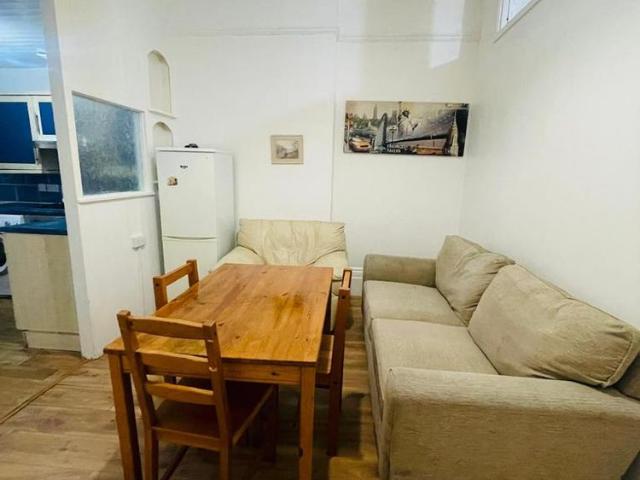 House for rent in Gants Hill, Greater London
