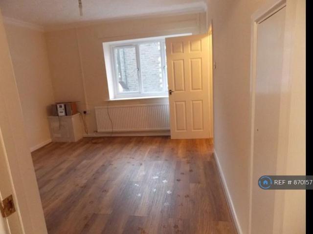 House for rent in Treharris