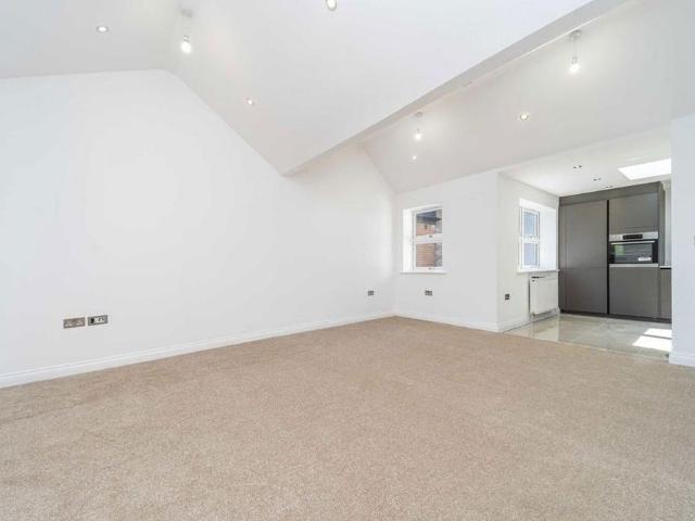 House for rent in Strawberry Hill, Greater London