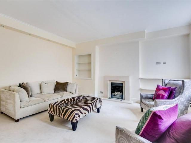 House for rent in Brompton, Greater London