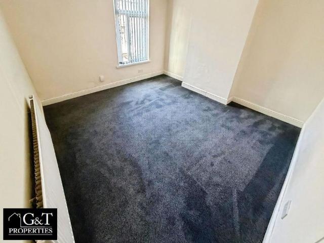 House for rent in Dixons Green, West Midlands
