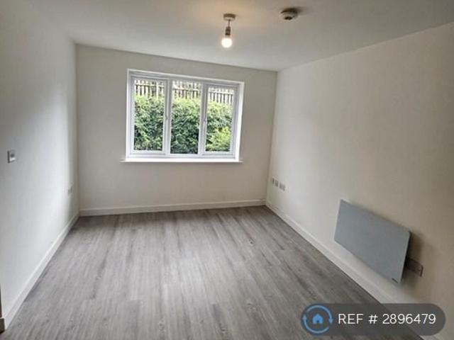 House for rent in Newton Wood, Greenheys