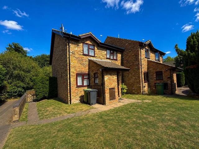 House for rent in Heol-las, Surrey