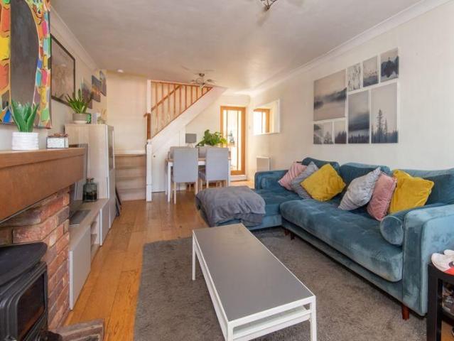 House for rent in Hatching Green, Five Acres