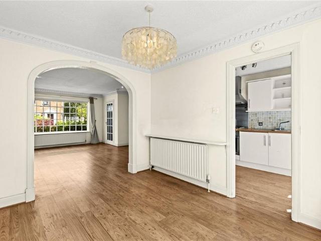 House for rent in Sunningdale