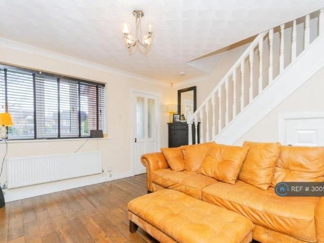 House for rent in Barton upon Irwell, Salford