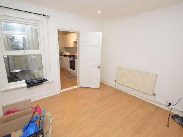 House for rent in Brook Street, Bourne Vale