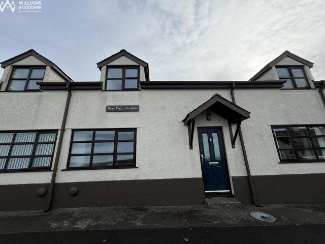 House for rent in Cerrigceinwen, Llangristiolus