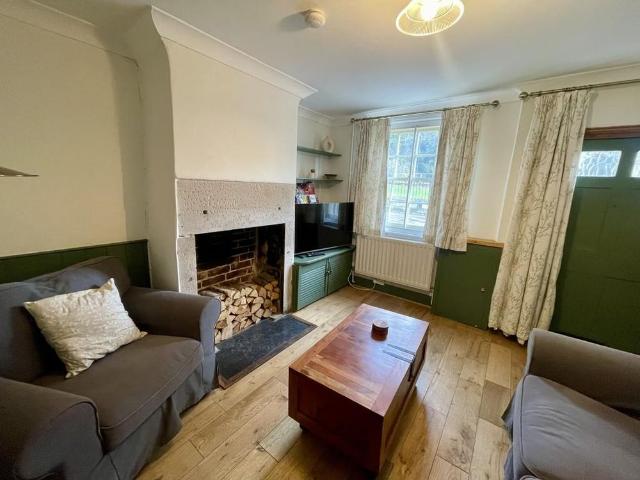 House for rent in Compton, Froggatt