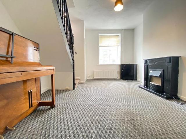 House for rent in Oakenshaw, Backburn