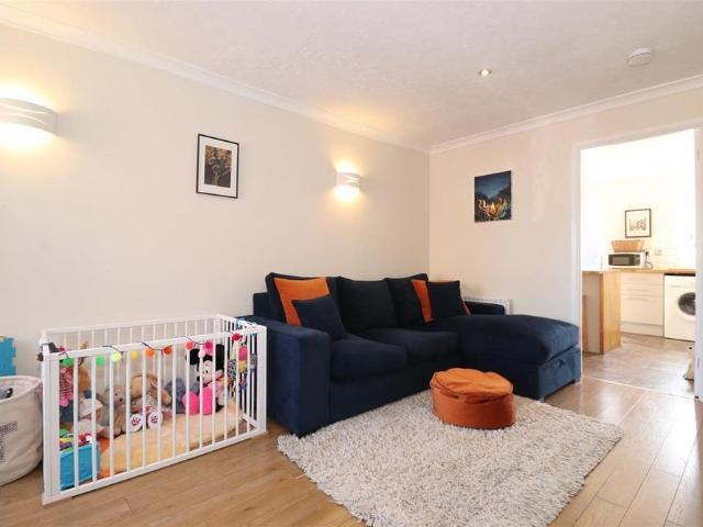 House for rent in Green Close, Warwickshire