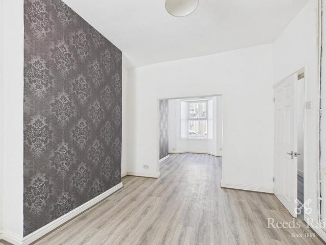 House for rent in Calderstones