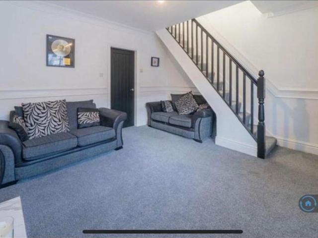 House for rent in Whitby, Rossmore