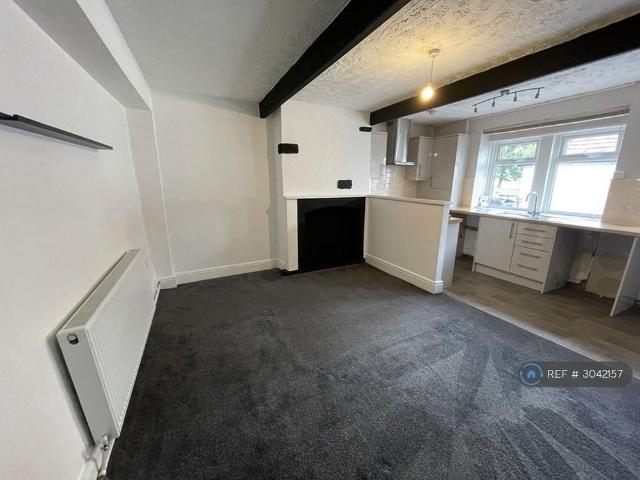 House for rent in Lower Wyke, West Yorkshire