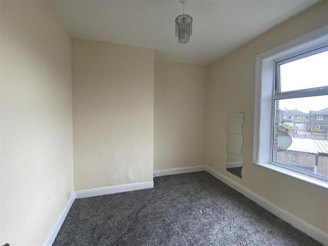 House for rent in Lower Wyke, West Yorkshire