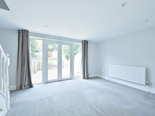 House for rent in Moorend, Pouchen End