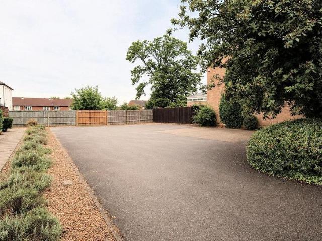 House for rent in Spring Park, Luton