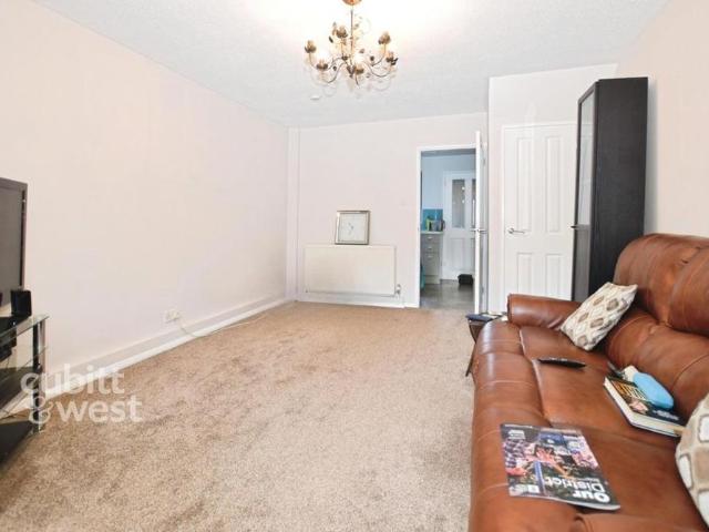 House for rent in Highwood, Horsham