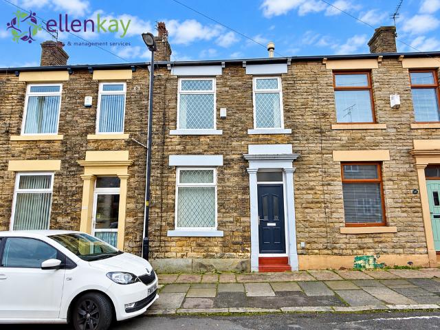 House for rent in Newhey, Rochdale
