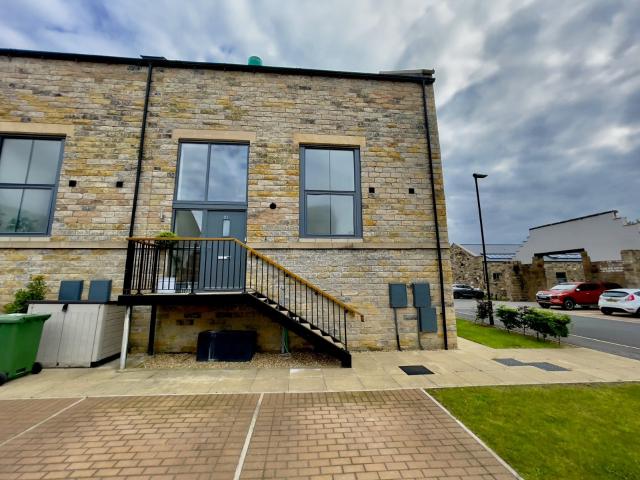 House for rent in Henshaw, Yeadon