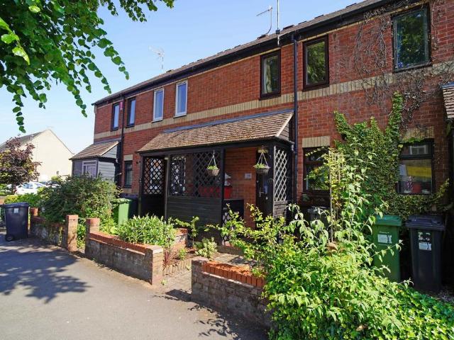 House for rent in Cliff Hill, Green Close